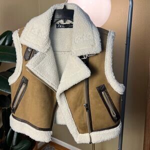 Zara Camel Ivory Sherpa Buckle Zippered Boxy Vest Size Small